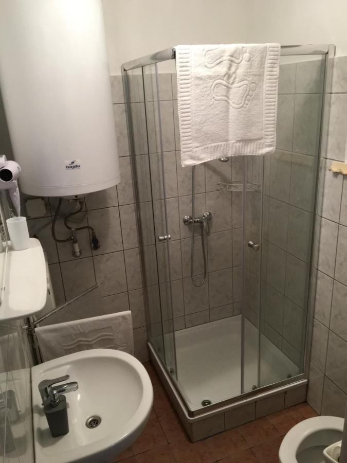 Devenyi Vendeghaz Appartement Csesznek Buitenkant foto