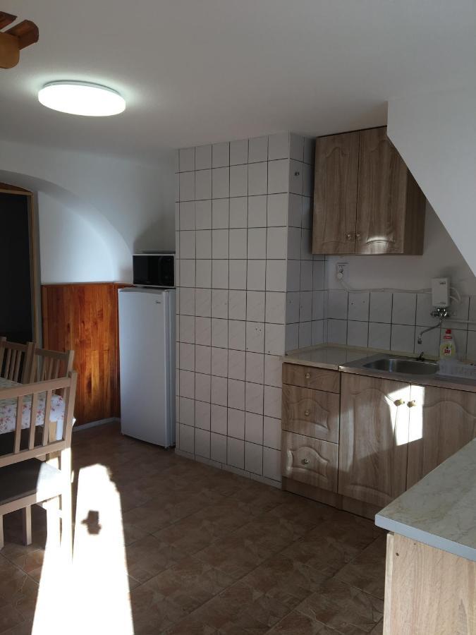 Devenyi Vendeghaz Appartement Csesznek Buitenkant foto