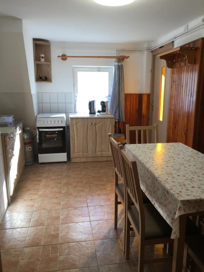 Devenyi Vendeghaz Appartement Csesznek Buitenkant foto