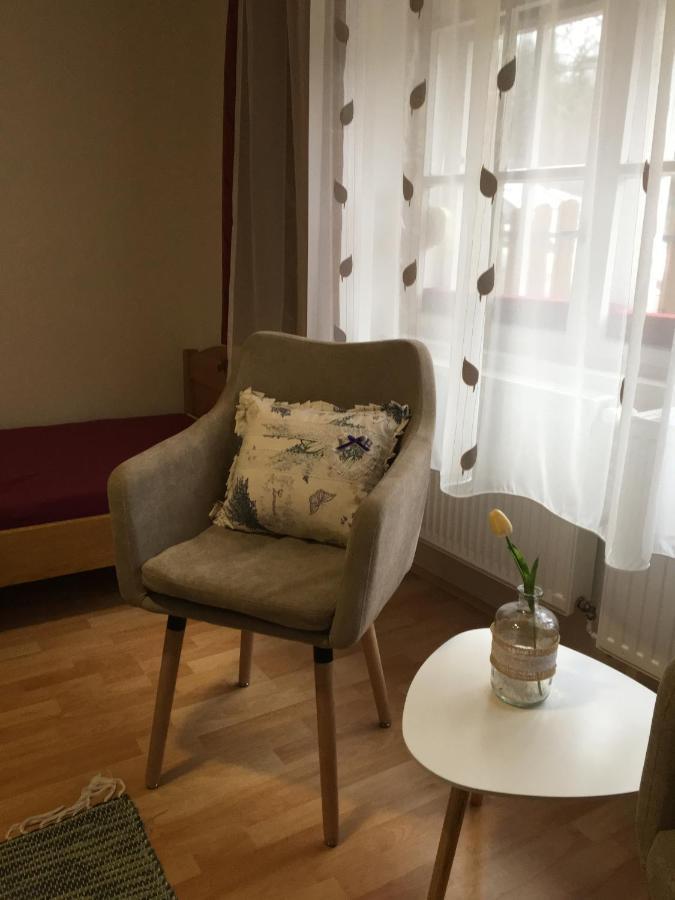 Devenyi Vendeghaz Appartement Csesznek Buitenkant foto