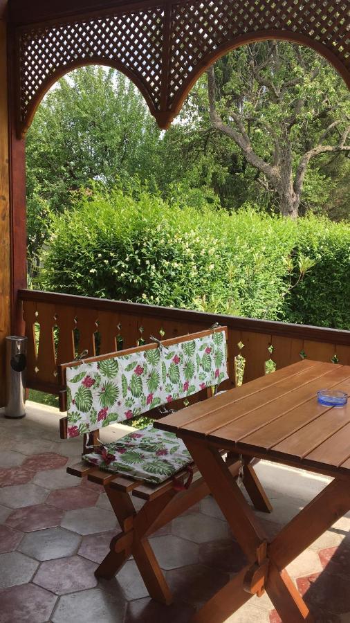 Devenyi Vendeghaz Appartement Csesznek Buitenkant foto